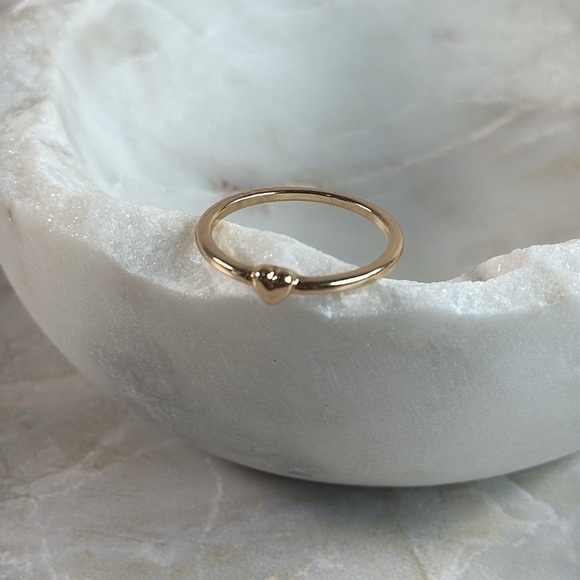 Gold Heart Ring - Picture 1 of 5